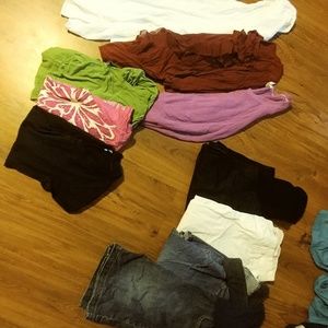Maternity clothes Lot